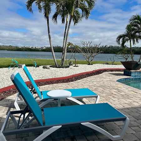 Guest Suite - Waterfront -Pool & Hot Tub- Walk To Beach 클리어워터 비치 외부 사진