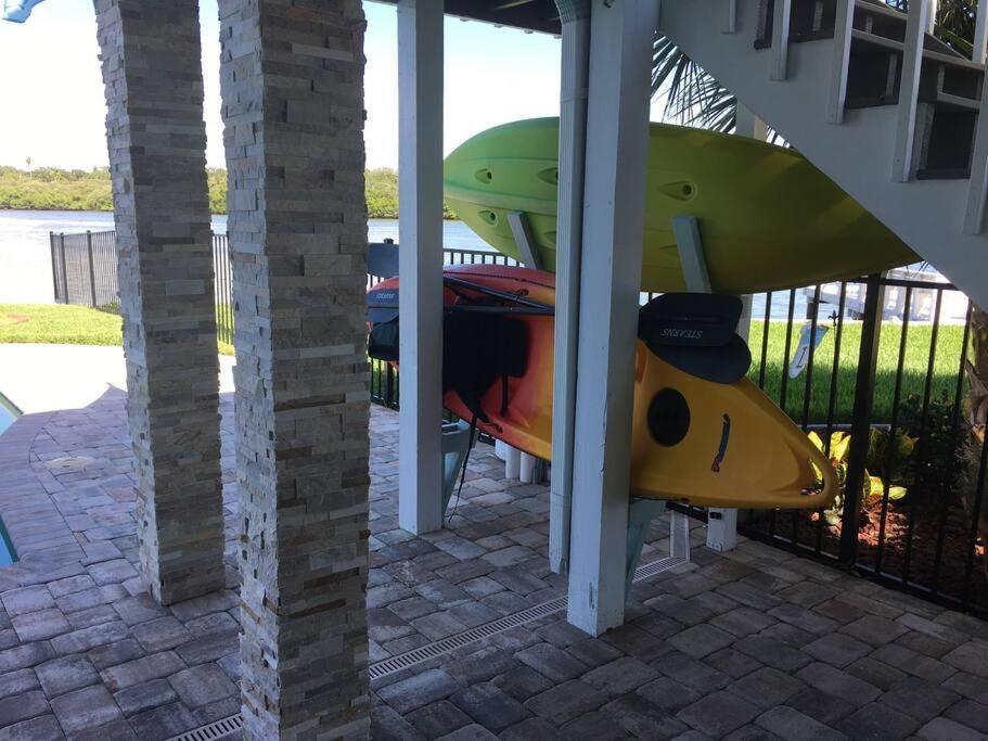 Guest Suite - Waterfront -Pool & Hot Tub- Walk To Beach 클리어워터 비치 외부 사진